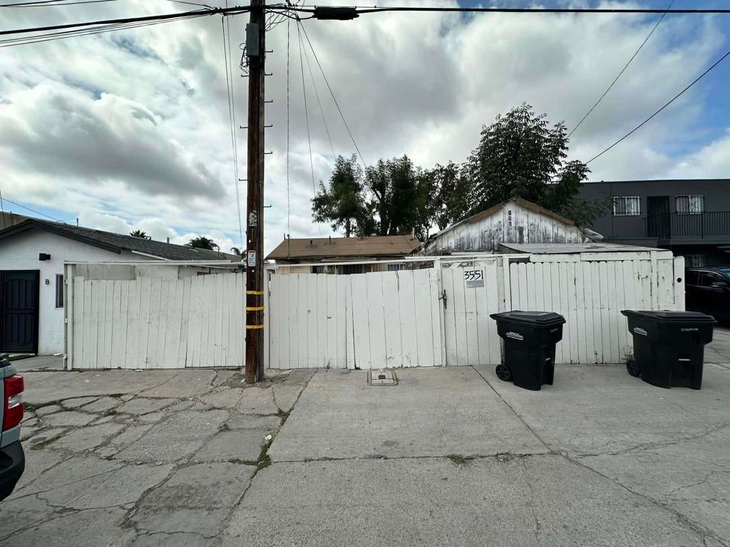 3549 51 42nd St St