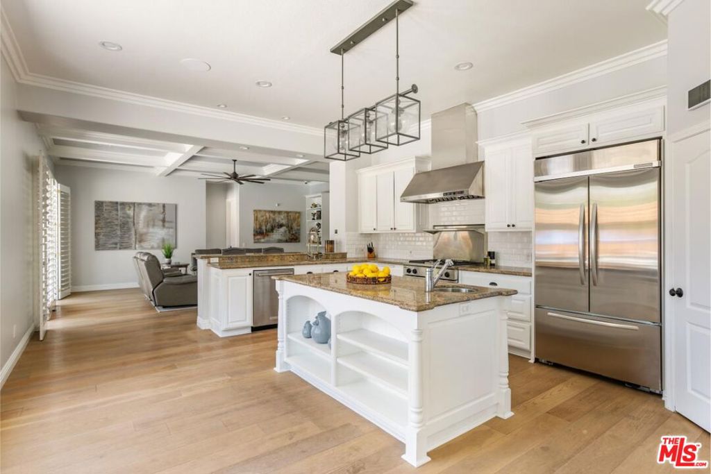 Properties 3 22623 Califa Street