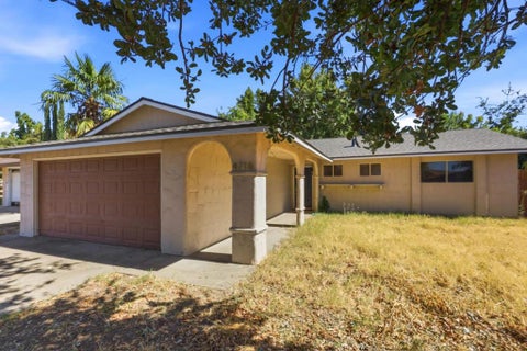 Photo of 4716 Stonehurst Way, Sacramento, CA 95842 (MLS # ML82060661)