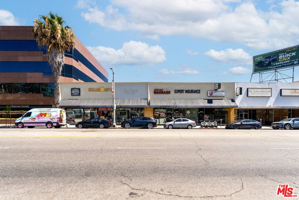 15143 Ventura Boulevard