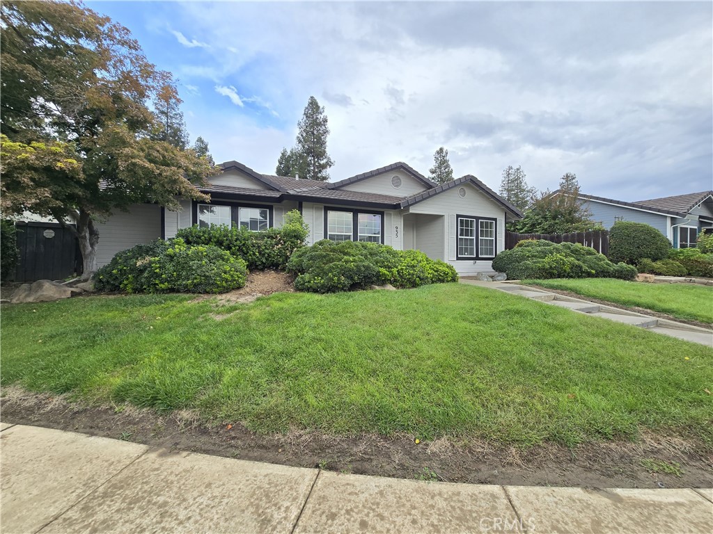 Amazing North Merced Location! This 3 bedroom, 2 bath home sits on a quiet court just off Yosemite Ave, close to everything! You’re minutes from The Promenade’s shopping and dining, health clubs, medical offices, and more. Close proximity to Merced College (5 minutes away) and UC Merced (10 minutes away). 
Inside, you’ll find an open floor plan, high ceilings, and a cozy wood-pellet fireplace in the living room. The dining area overlooks the living space, making it perfect for everyday living or hosting. Exterior features a concrete tile roof, low-maintenance backyard for relaxing, and a convenient rear garage access shared with the nearby Yosemite townhomes. Don’t miss this opportunity to call this home yours.