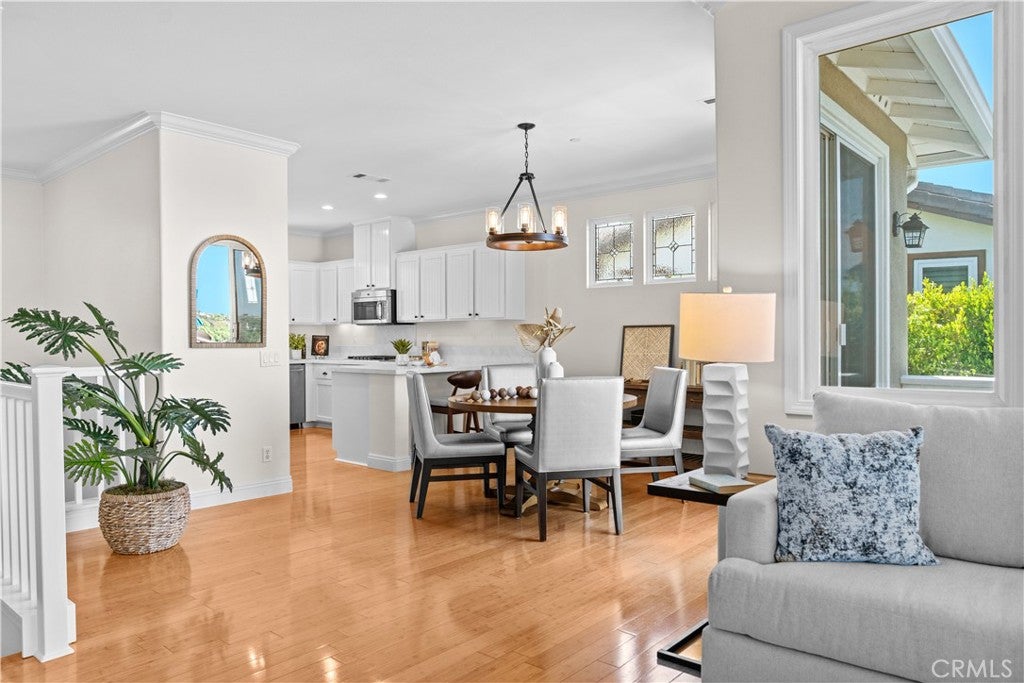 454 Camino Flora Vista