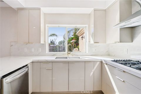 Tiny photo for 7659 Coldwater Canyon Court, North Hollywood, CA 91605 (MLS # SR26047329)