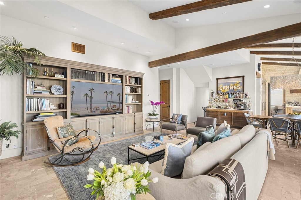 2100 Crestview Drive, Laguna Beach CA 92651 - Photo 15