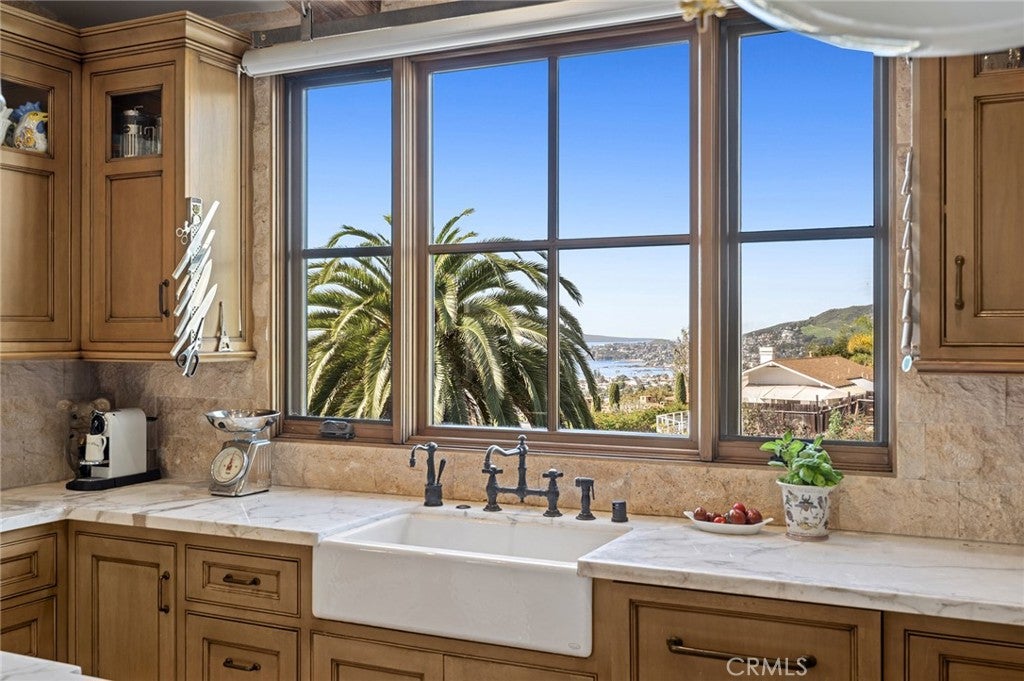 2100 Crestview Drive, Laguna Beach CA 92651 - Photo 8