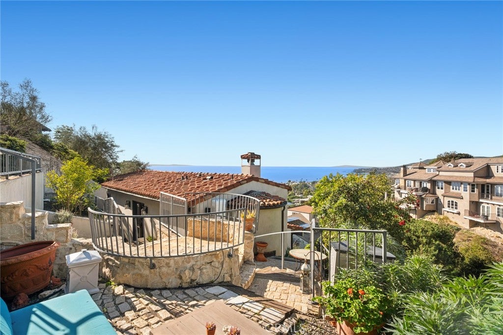 2100 Crestview Drive, Laguna Beach CA 92651 - Photo 22