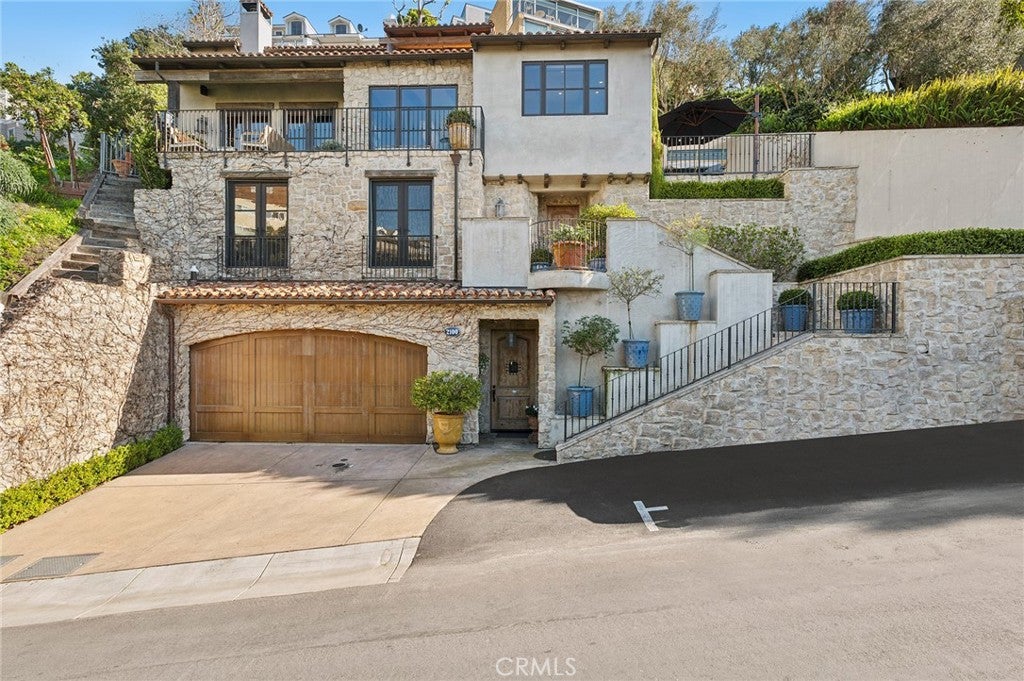 2100 Crestview Drive, Laguna Beach CA 92651 - Photo 30