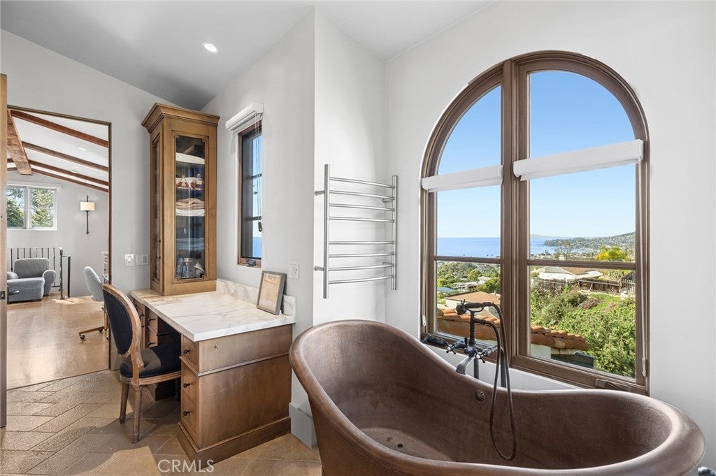 2100 Crestview Drive, Laguna Beach CA 92651 - Photo 19
