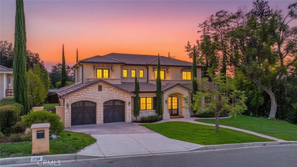1732 Vista Del Valle Drive