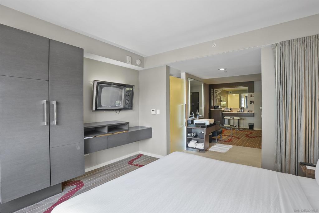 207 5th Ave 656
