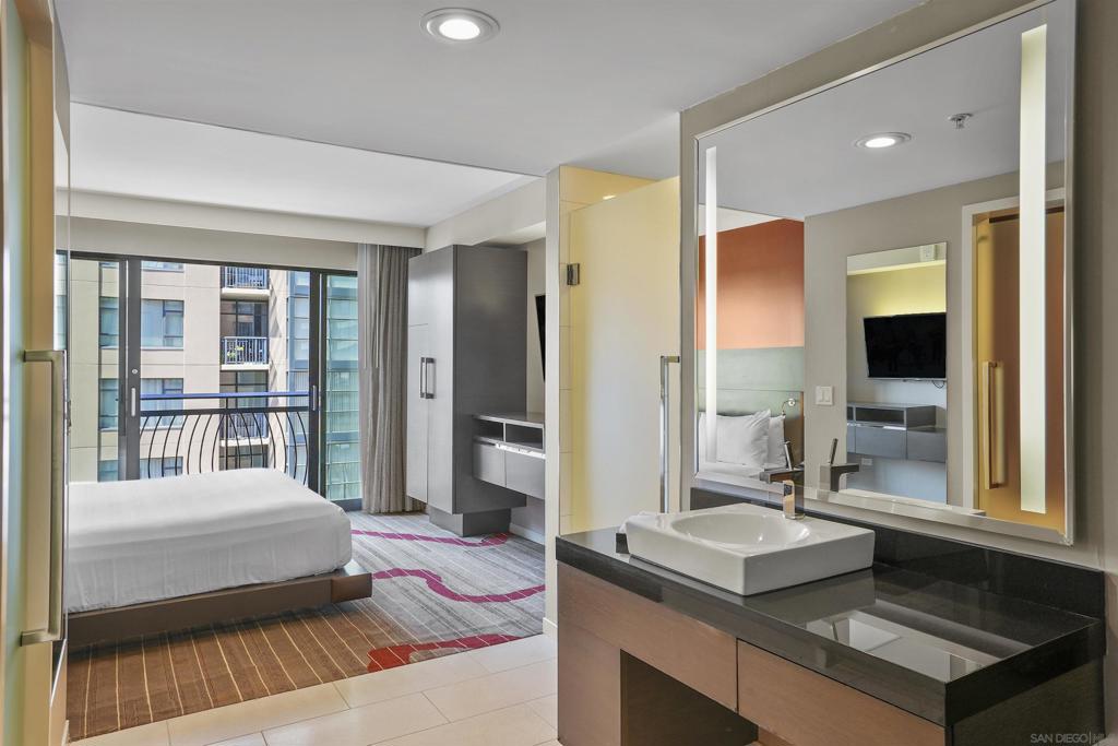 207 5th Ave 656
