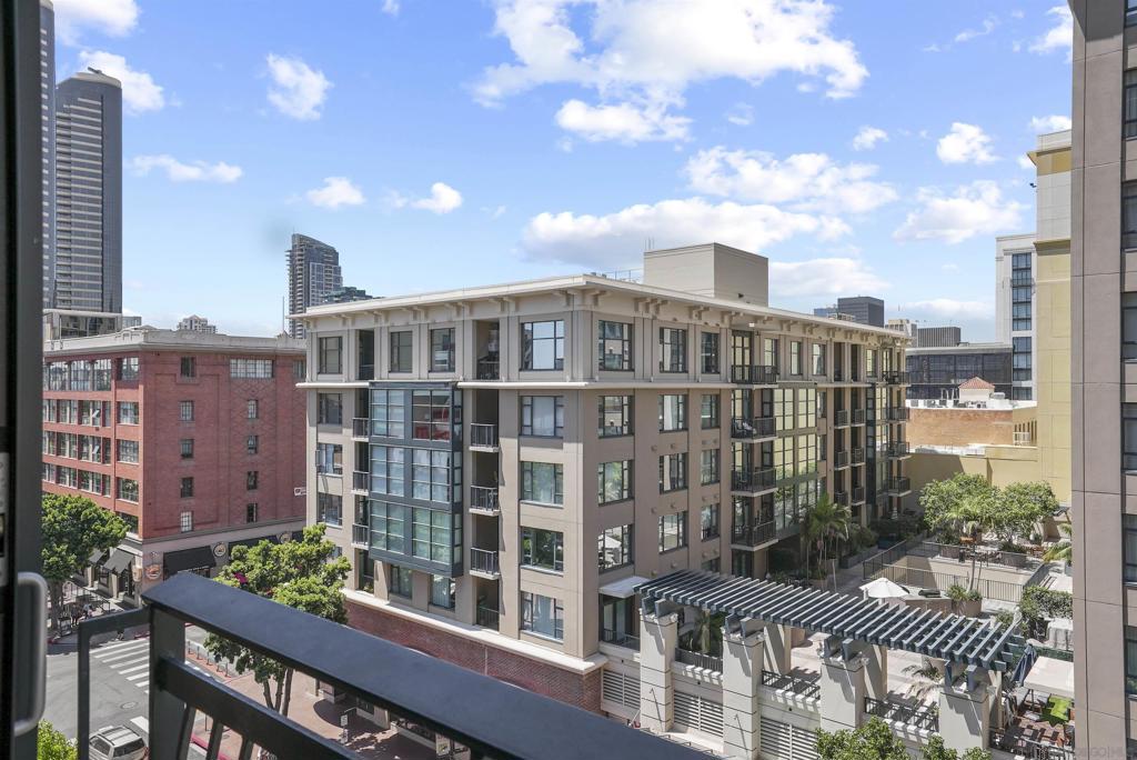207 5th Ave 656