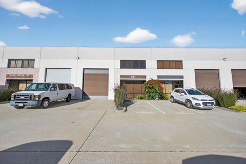 Photo of 20 S Linden Avenue #3B, South San Francisco, CA 94080 (MLS # ML82028677)