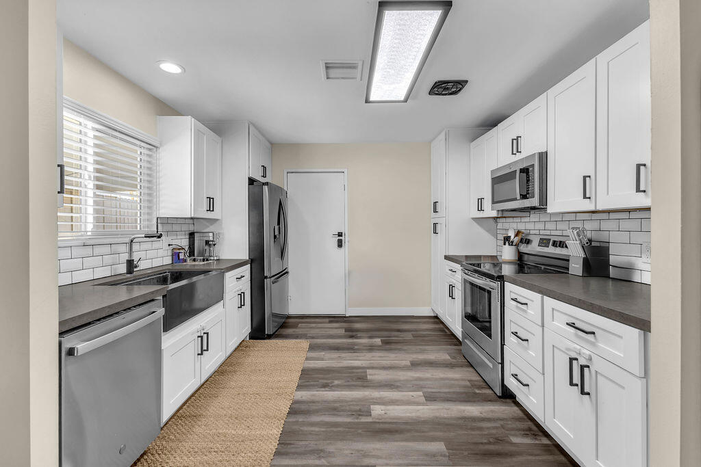 77300 Indiana Avenue