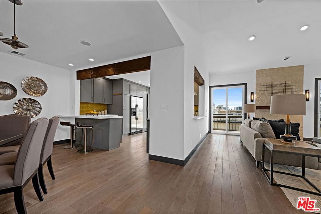 723 Westmount Drive 305