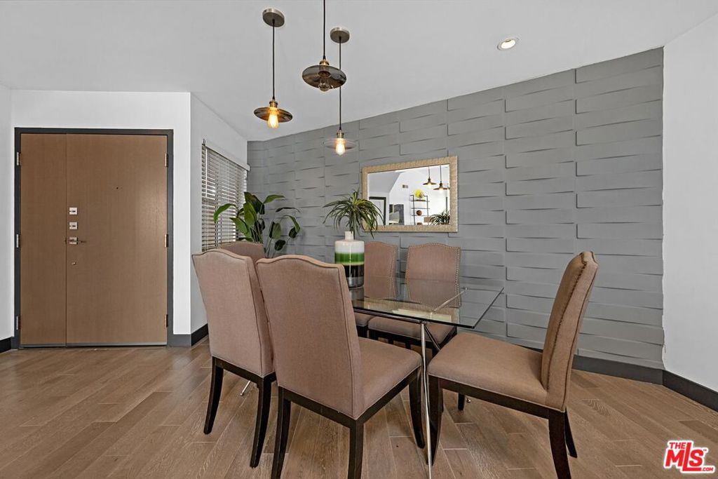 723 Westmount Drive 305