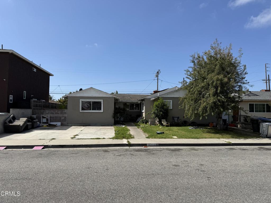 1438 W Guava Street