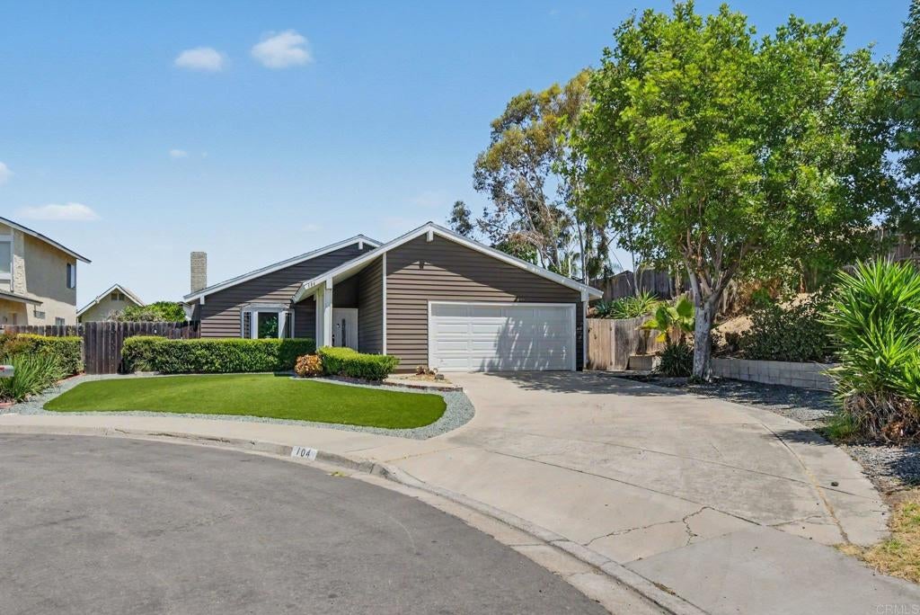 104 Lechuza Ln