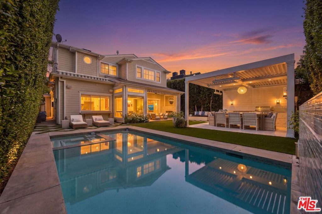 Photo of 4257 Farmdale Avenue, Studio City, CA 91604 (MLS # 26833473)