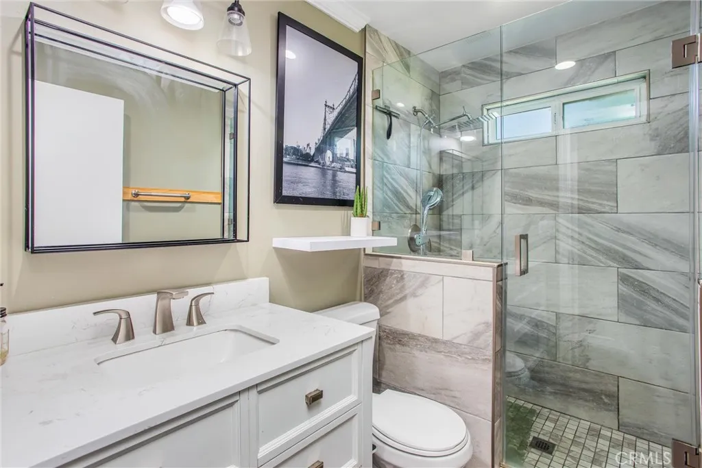 Riverside, California 92506, United States, 6 Bedrooms Bedrooms, ,4 BathroomsBathrooms,Residential,Active,153822