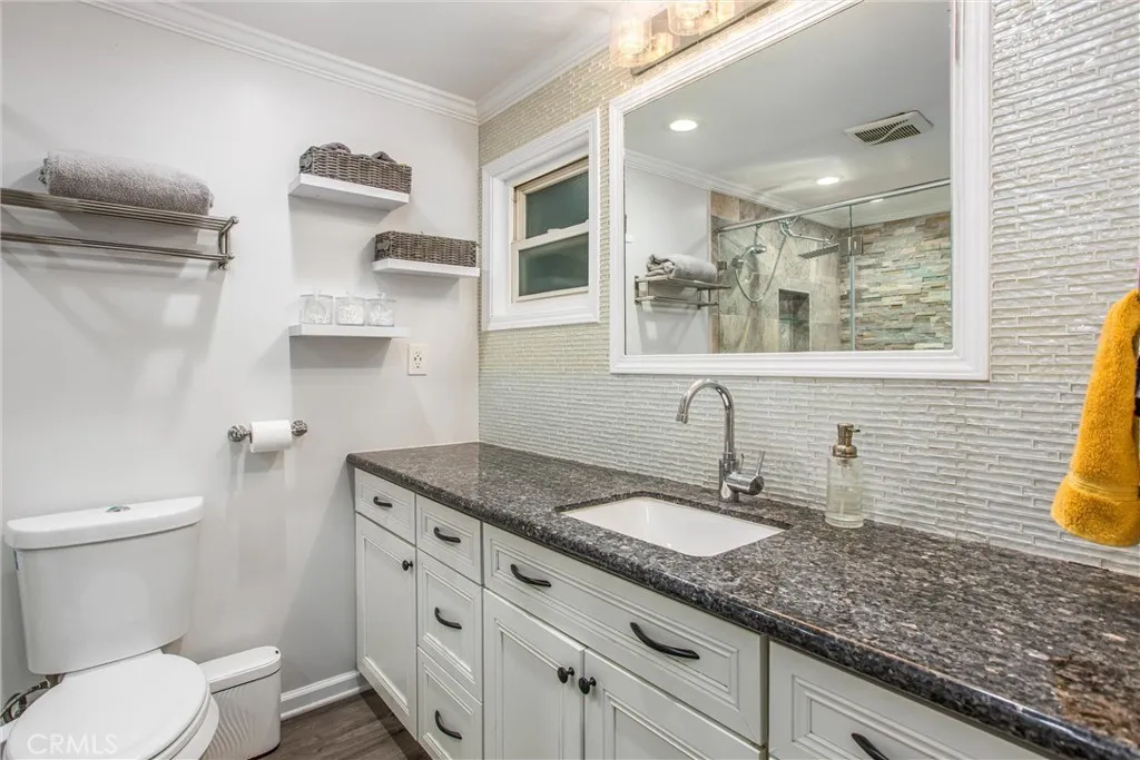 Riverside, California 92506, United States, 6 Bedrooms Bedrooms, ,4 BathroomsBathrooms,Residential,Active,153822