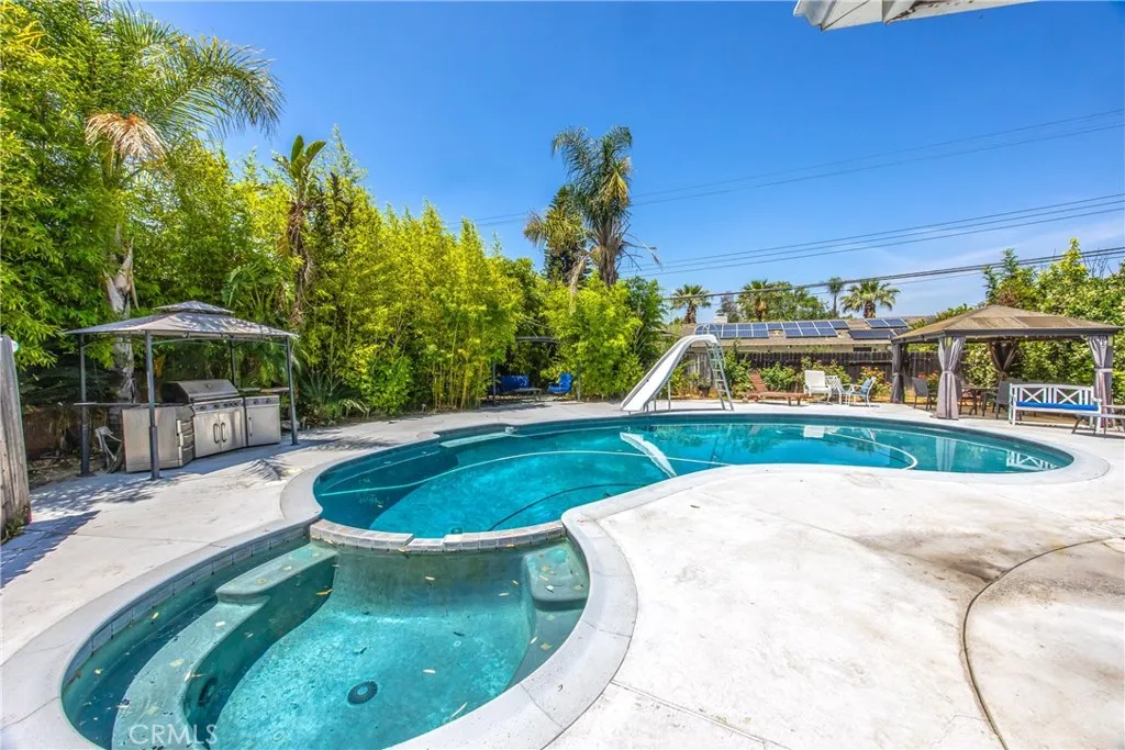 Riverside, California 92506, United States, 6 Bedrooms Bedrooms, ,4 BathroomsBathrooms,Residential,Active,153822