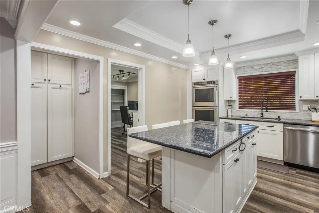 Riverside, California 92506, United States, 6 Bedrooms Bedrooms, ,4 BathroomsBathrooms,Residential,Active,153822