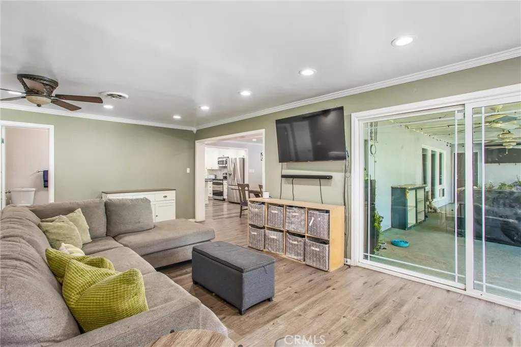 Riverside, California 92506, United States, 6 Bedrooms Bedrooms, ,4 BathroomsBathrooms,Residential,Active,153822