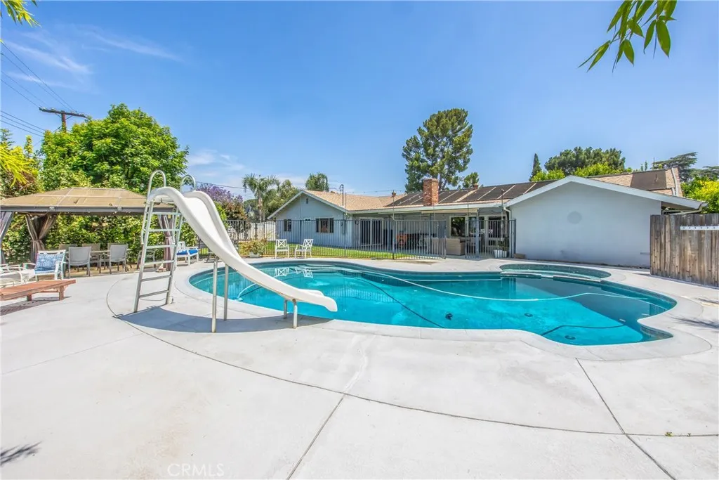 Riverside, California 92506, United States, 6 Bedrooms Bedrooms, ,4 BathroomsBathrooms,Residential,Active,153822