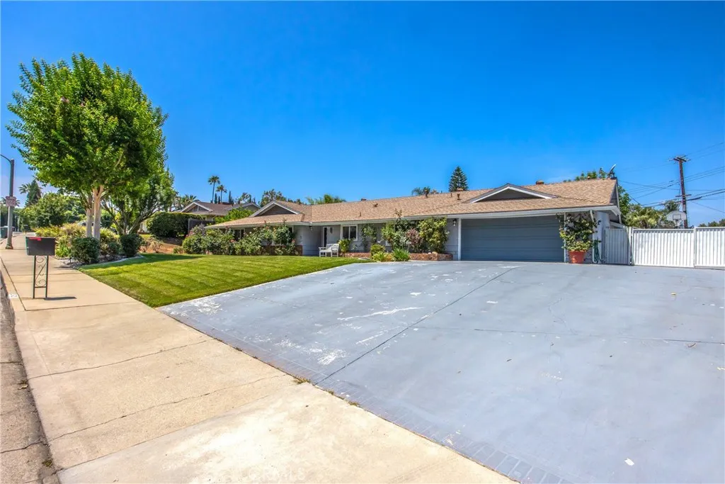 Riverside, California 92506, United States, 6 Bedrooms Bedrooms, ,4 BathroomsBathrooms,Residential,Active,153822