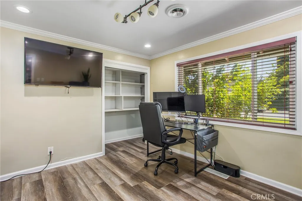 Riverside, California 92506, United States, 6 Bedrooms Bedrooms, ,4 BathroomsBathrooms,Residential,Active,153822