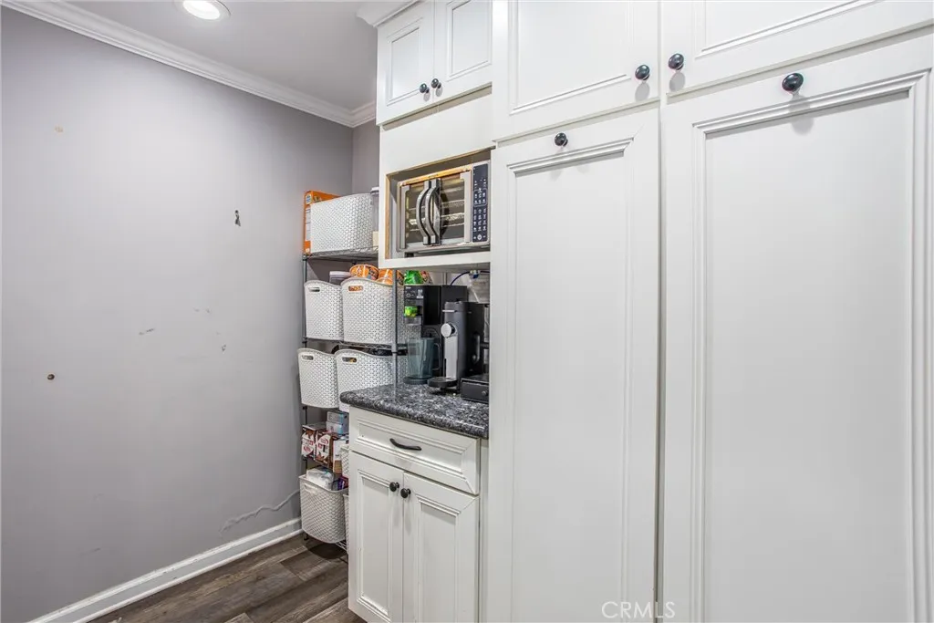 Riverside, California 92506, United States, 6 Bedrooms Bedrooms, ,4 BathroomsBathrooms,Residential,Active,153822