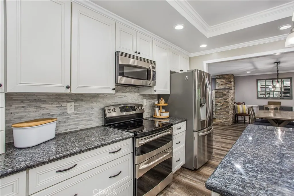 Riverside, California 92506, United States, 6 Bedrooms Bedrooms, ,4 BathroomsBathrooms,Residential,Active,153822