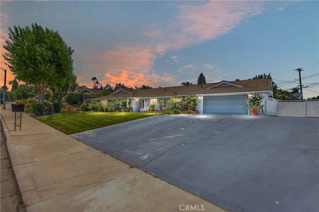 Riverside, California 92506, United States, 6 Bedrooms Bedrooms, ,4 BathroomsBathrooms,Residential,Active,153822