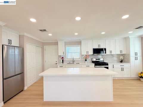 312 Winnipeg Green Fremont CA 94538