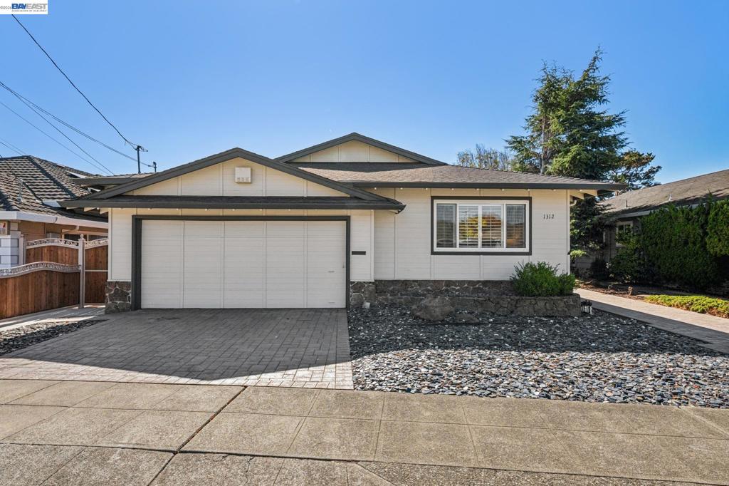 1312 Eastshore Dr