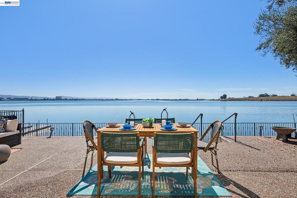 1312 Eastshore Dr DR