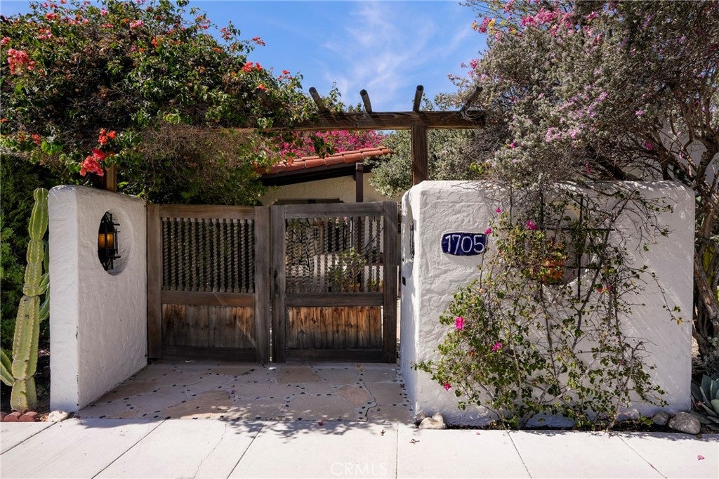 1705 S Genesee