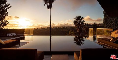 Photo of 1663 Summitridge Drive, Beverly Hills, CA 90210 (MLS # 25514249)