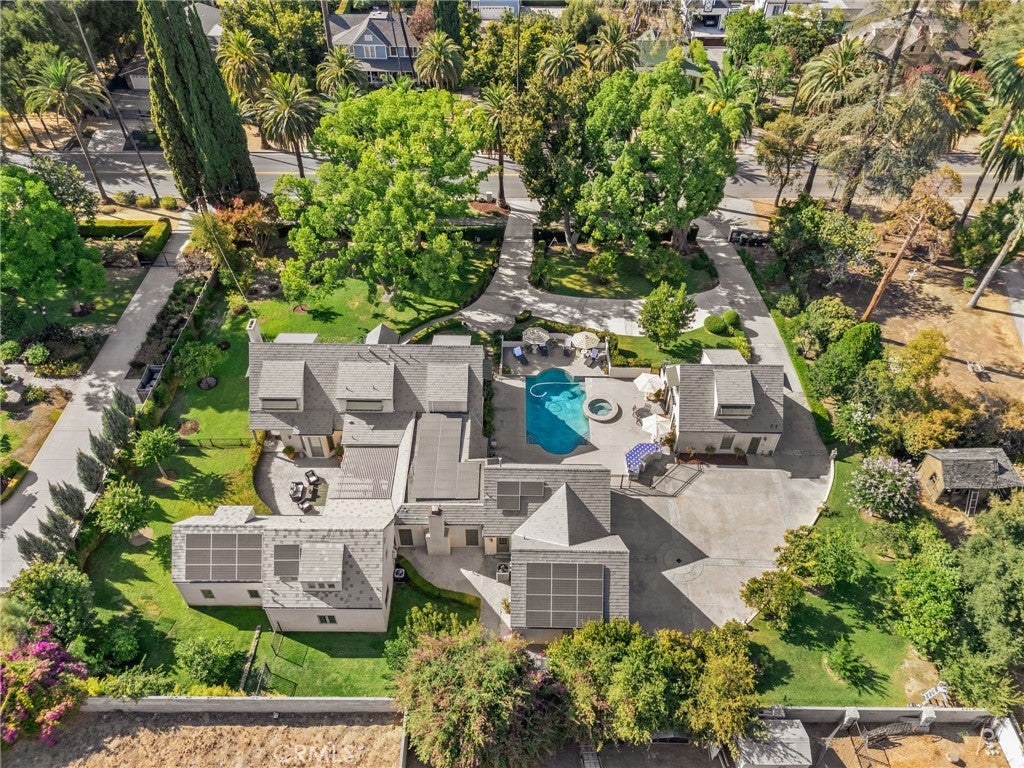 731 W Highland Avenue
