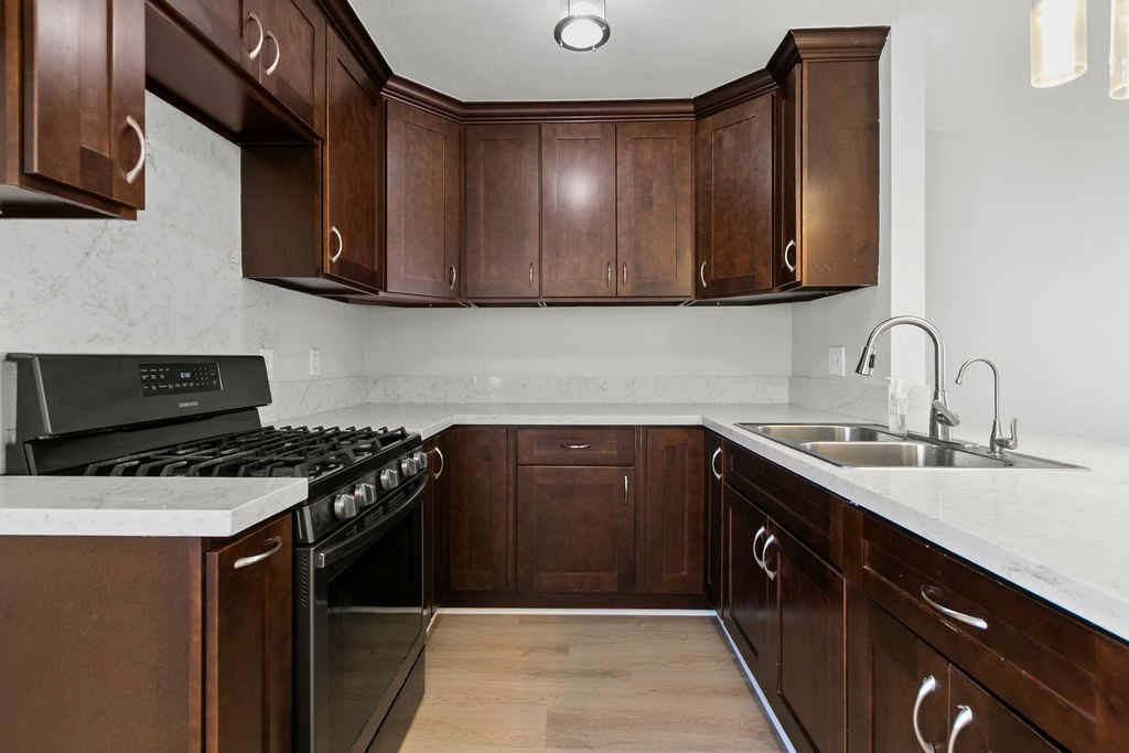 The Redwoods (REDW) - Residential