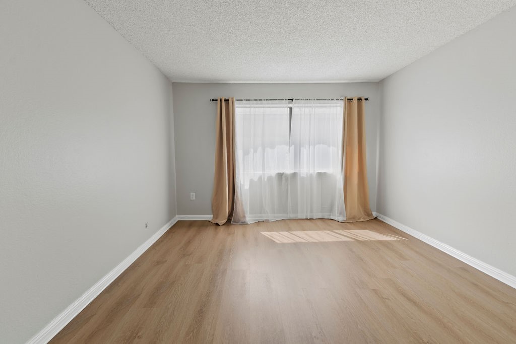 The Redwoods (REDW) - Residential