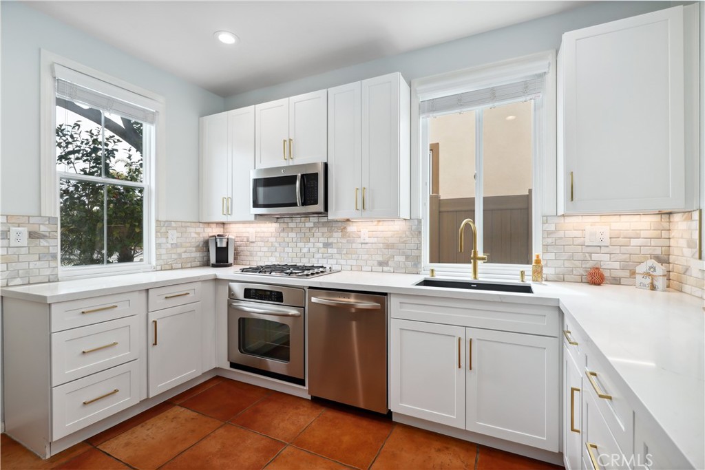 7327 Seafarer Place