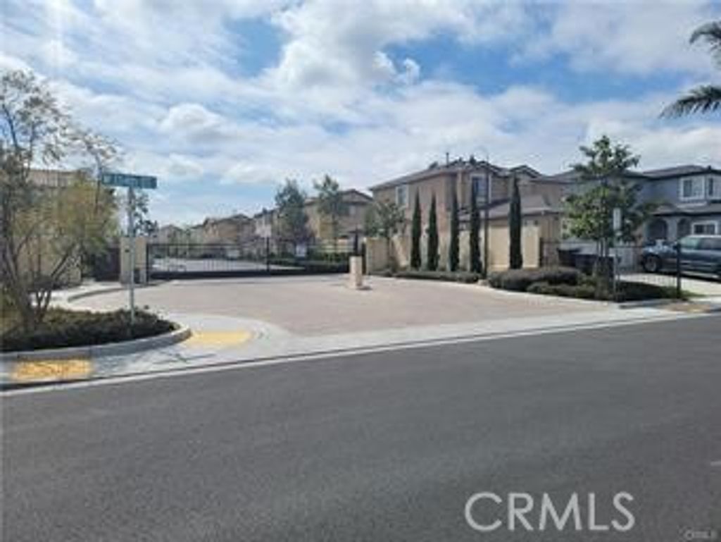 Photo of 1950 N Bloom Drive Drive N, Compton, CA 90222 (MLS # SB25216933)