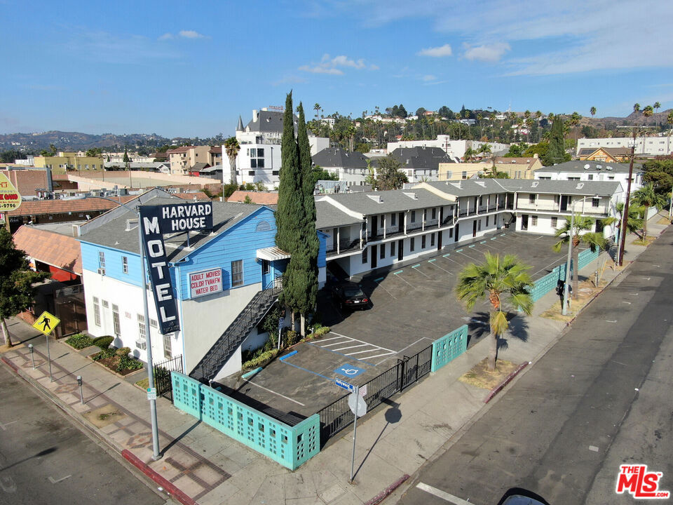5251 Hollywood Boulevard