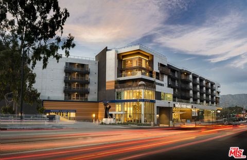 Photo of 3425 W OLIVE Avenue #247, Burbank, CA 91505 (MLS # 25626715)