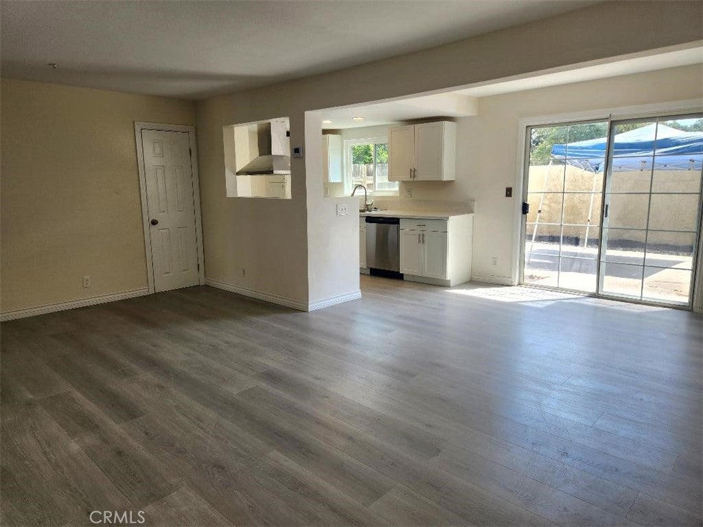 1573 S Reservoir