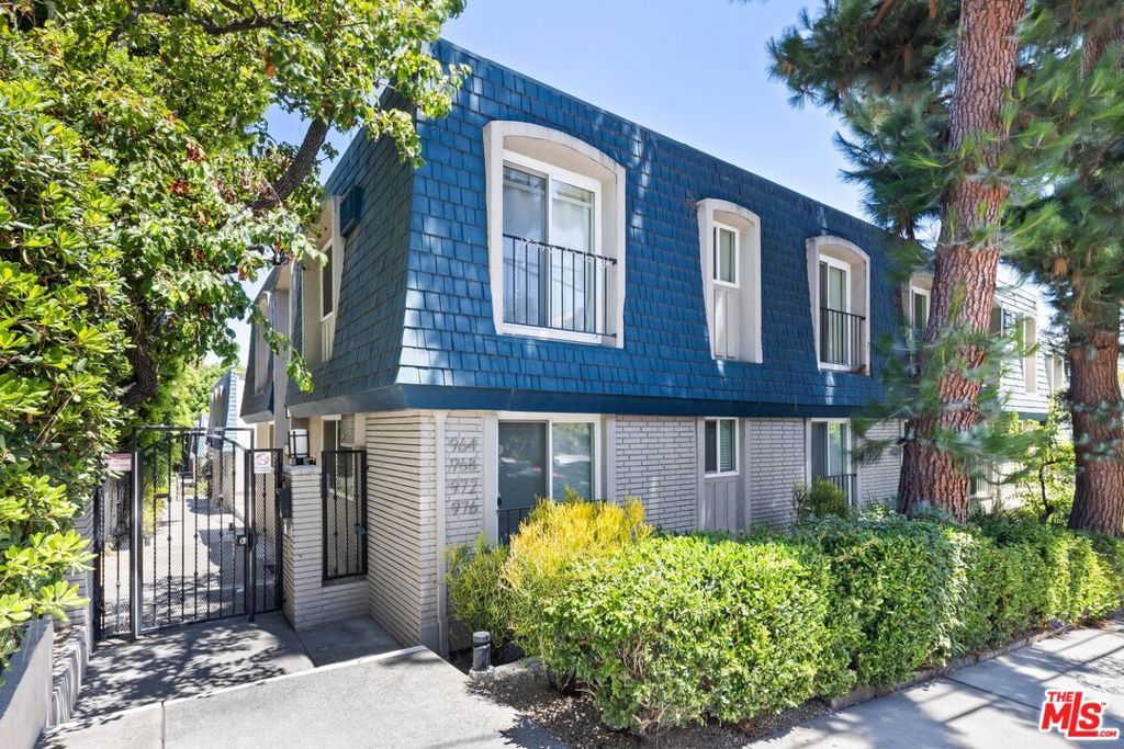 Photo of 976 Larrabee Street #231, West Hollywood, CA 90069 (MLS # 25570905)