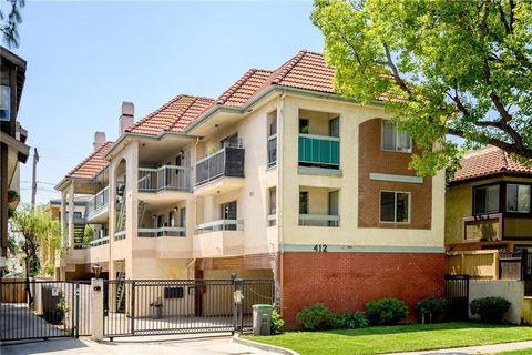 Photo of 412 Ivy Street #6, Glendale, CA 91204 (MLS # GD26094513)