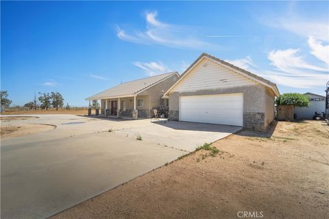 Photo of 8016 W Avenue D12, Lancaster, CA 93536 (MLS # SW26071133)